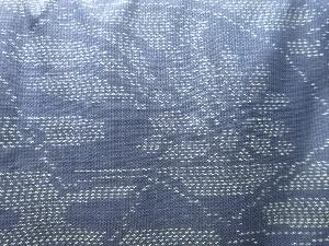 アンティーク　地紙に花模様織出し本場泥大島紬着物